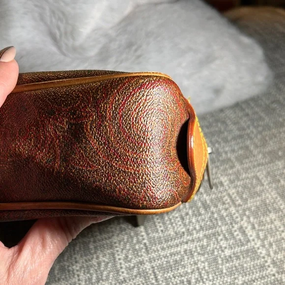 368. Vintage Etro Travel Pouch - Picture 5 of 13